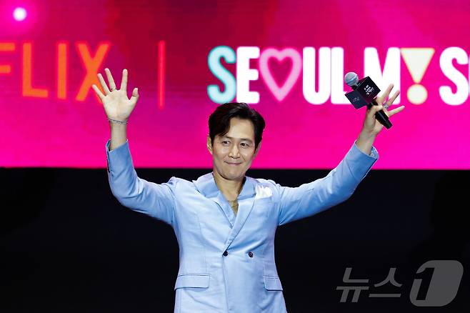 지난 28일 서울 시청 광장에서 열린 '오징어 게임 3' 홍보 행사에서 배우 이정재가 참석하고 있다. ⓒ 로이터=뉴스1