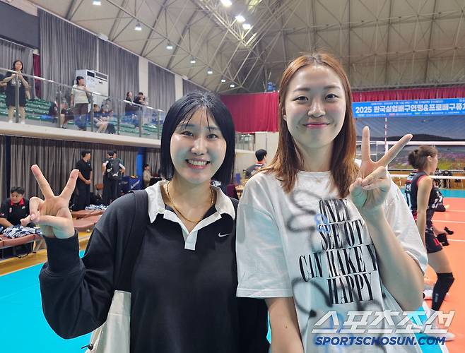 정관장 염혜선(왼쪽)과 박은진. 단양=이종서 기자