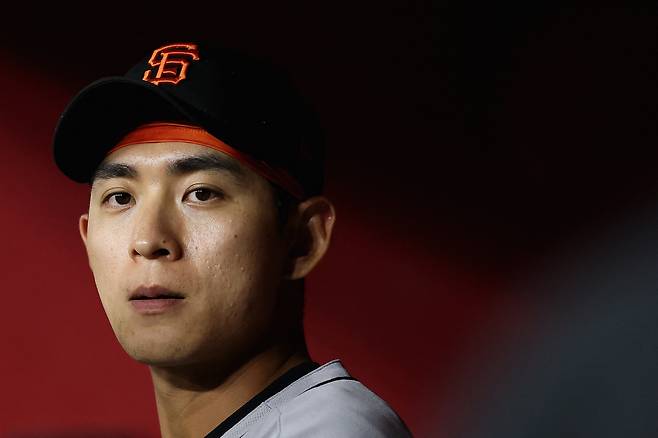 PHOENIX, ARIZONA - JULY 01: Jung Hoo Lee #51 of the San Francisco Giants watches from the dugout during the eighth inning of the MLB game against the Arizona Diamondbacks at Chase Field on July 01, 2025 in Phoenix, Arizona. Christian Petersen/Getty Images/AFP (Photo by Christian Petersen / GETTY IMAGES NORTH AMERICA / Getty Images via AFP)
<저작권자(c) 연합뉴스, 무단 전재-재배포, AI 학습 및 활용 금지>