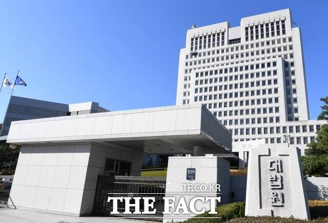 대법원 1부(주심 서경환 대법관)는 3일 직무유기, 허위 보고 및 위계공무집행방해 혐의로 기소된 김모 전 제20전투비행단 대대장의에게 무죄를 선고한 원심을 확정했다. /더팩트DB