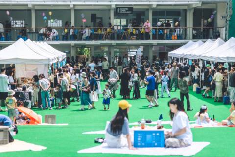 지난달 22일 부산 수영구 남천동 골프연습장 에브리싱글 골프앤라이프 에서 제2회 빵타스틱 마켓이 열리고 있다. 시선커뮤니케이션 제공
