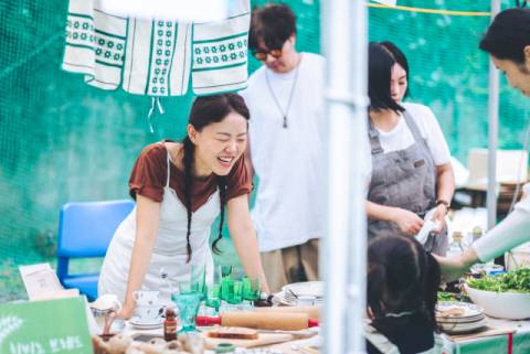 지난달 22일 부산 수영구 남천동 골프연습장 에브리싱글 골프앤라이프 에서 제2회 빵타스틱 마켓이 열리고 있다. 시선커뮤니케이션 제공