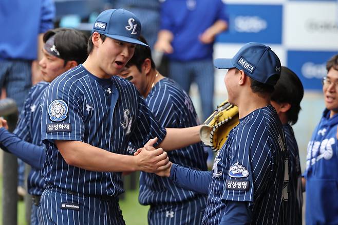 삼성 배찬승-이호성. 삼성 제공