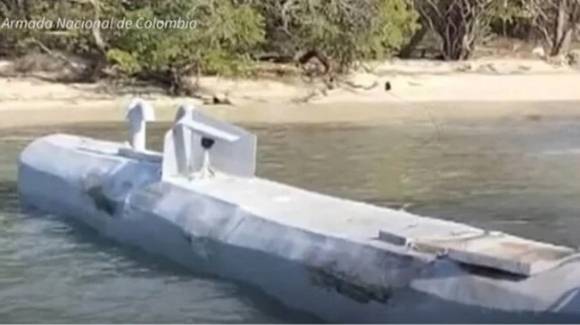 콜롬비아 해군에 적발된 무인 반점수정. 영상 캡처