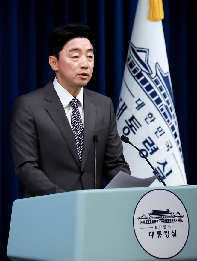 강훈식 대통령비서실장이 지난달 29일 서울 용산 대통령실 청사에서 장관급 추가 인선을 발표하고 있다. (사진= 연합뉴스)