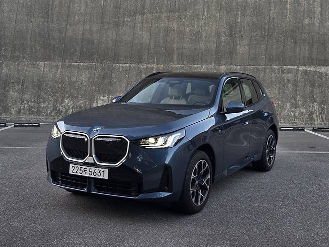 BMW코리아는 하반기 출시 예정인 '뉴 X3'