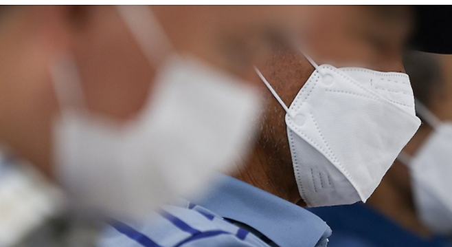 발작성 기침과 구토, 청색증 등을 동반하는 ‘백일해’가 일본에서 빠르게 퍼지고 있는 가운데 우리나라에서도 백일해 환자 수가 늘고 있어 경고음이 울리고 있다. 연합뉴스 자료사진