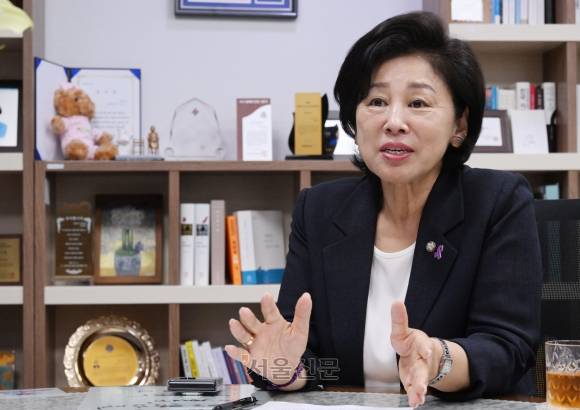 남인순 더불어민주당 의원이 지난 3일 국회 의원회관에서 서울신문과 인터뷰하고 있다. 안주영 전문기자