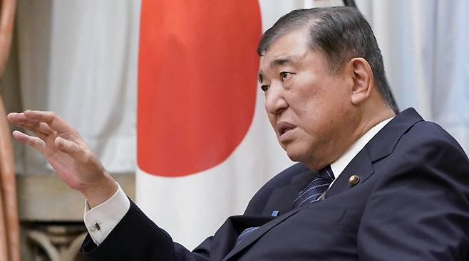 6월29일 이시바 시게루 일본 총리가 도쿄에 있는 자신의 집무실에서 인터뷰를 하고 있다. ⓒKyodo 연합