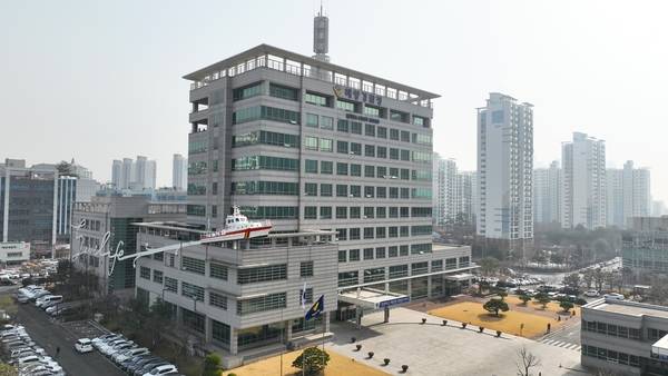 인천해경이 최근 대표적인 지역 하역사 (주)영진공사 내사에 착수했다. 사진은 해양경찰청 전경. /인천해양경찰청 제공