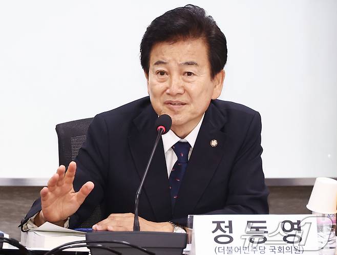 통일부 장관 후보자인 정동영 더불어민주당 의원이 지난 6월25일 오전 서울 여의도 국회 의원회관에서 열린 'AI G3 강국 신기술 전략 조찬 포럼'에서 인사말을 하고 있다. 2025.6.25/뉴스1 ⓒ News1 김민지 기자