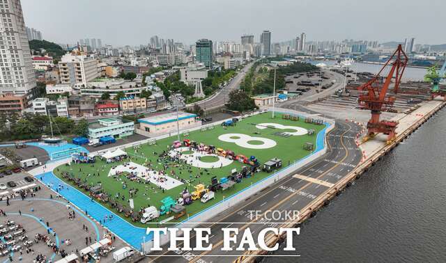 인천 내항 1·8부두에 조성된 '1883 개항광장'. /상상플랫폼