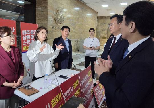 지난 2일 김민석 국무총리 후보자 지명 철회를 요구하며 농성 중인 나경원 의원. 연합뉴스