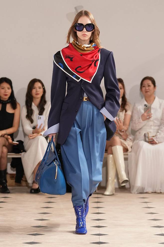 디자이너 교체 이후 첫 컬렉션 공개한 셀린느