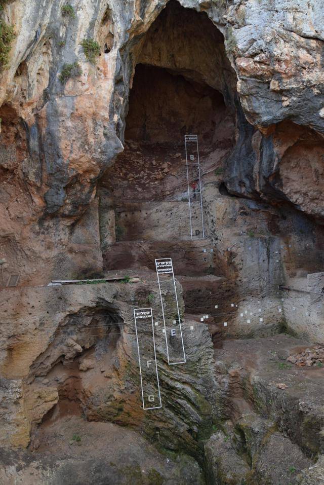 타분 동굴에서 보이는 층위 단면의 모습