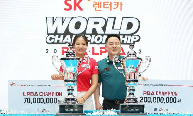 2022-23시즌 왕중왕전인 SK렌터카 월드 챔피언십에서 동반 우승한 스롱과 조재호. PBA