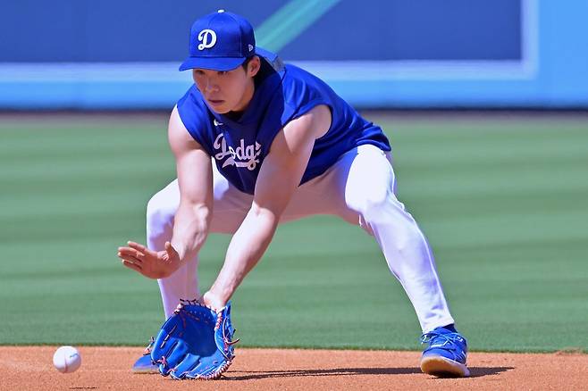 다저스 김혜성은 7일(한국시간) 휴스턴전에서 6번타자 2루수로 선발출전해 4타수 1안타를 기록했다. 그는 2차례 환상적인 호수비로 눈길을 끌었다.|AP뉴시스