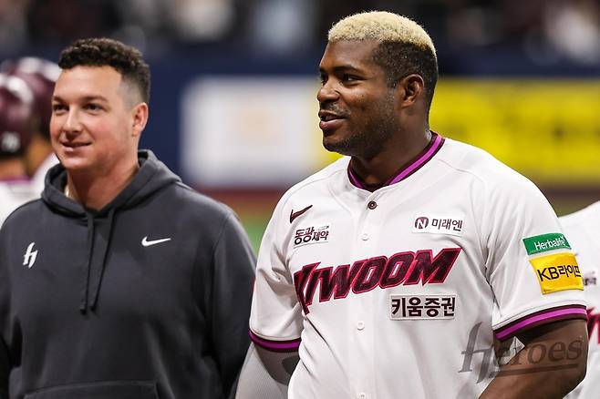 ▲ 로젠버그와 야시엘 푸이그(왼쪽부터) ⓒ 키움 히어로즈