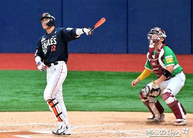 한화 이글스 캡틴 채은성이 6일 서울 고척스카이돔에서 열린 2025 신한 SOL Bank KBO리그 키움 히어로즈와의 팀 간 10차전에 5번타자 겸 1루수로 선발출전, 2회초 결승 선제 2점 홈런을 기록했다. 사진 김한준 기자