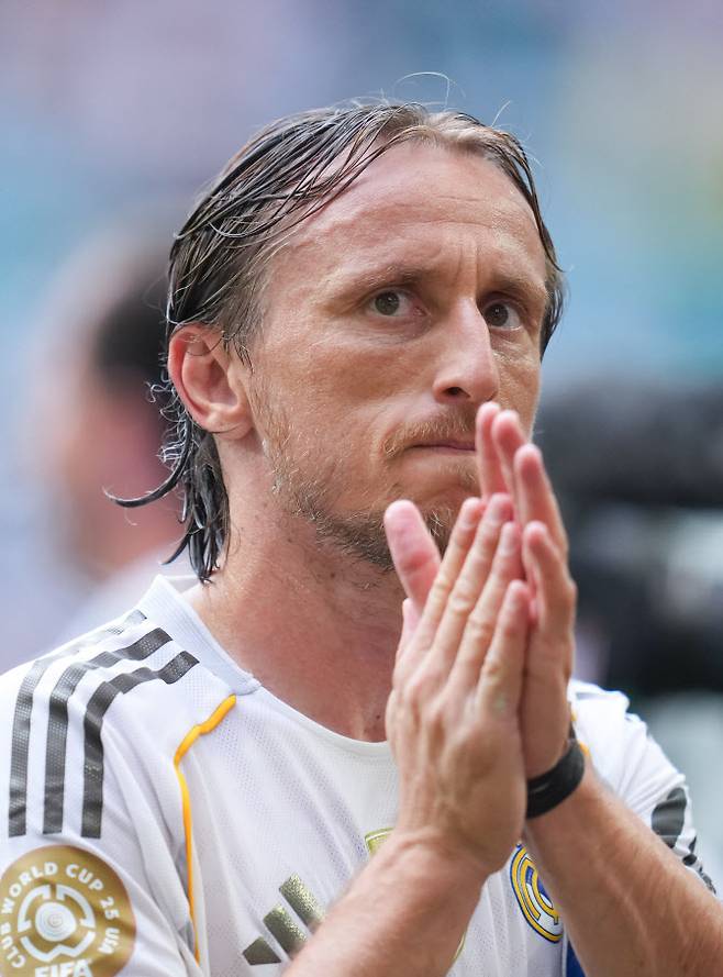 레알 마드리드의 ‘살아있는 전설’ 루카 모드리치가 이탈리아 세리에A 명문 AC밀란에 합류한다. 사진=AP PHOTO