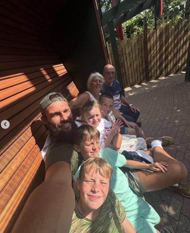 출처=앤디 캐롤 SNS