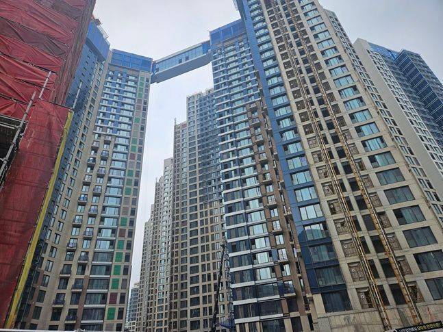 공사가 한창 진행 중인 ‘잠실 르엘’ 단지 전경. ⓒ데일리안 이호연 기자