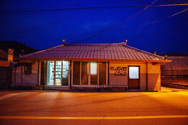 ▲ 이수환 사진가가 찍은 팔미리의 봄밤.