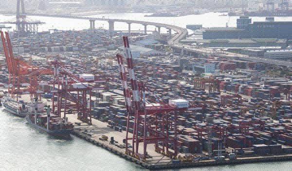 부산항 북항 전경. 사진은 기사 내용과 직접적인 관련이 없음. 국제신문DB