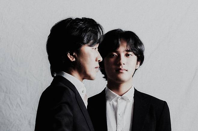 사제지간 피아니스트 손민수(왼쪽)와 임윤찬. ⓒShin-joong Kim/MOC