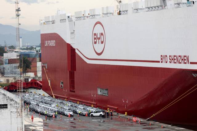 중국 전기차 업체 비야디(BYD) 전기차를 실은 선적이 브라질 산타카나리나주 이타자이항에 정박해 있다. 로이터연합뉴스