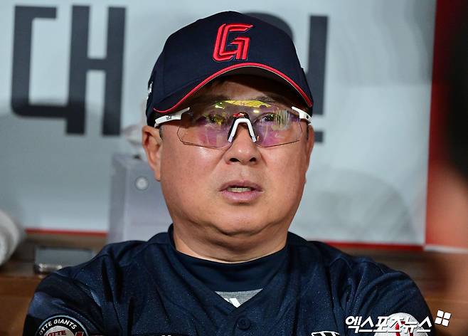 30일 오후 서울 구로구 고척스카이돔에서 열리는 '2025 신한 SOL Bank KBO리그' 롯데 자이언츠와 키움 히어로즈의 경기, 롯데 김태형 감독이 취재진의 질문에 답하고 있다. 엑스포츠뉴스 DB