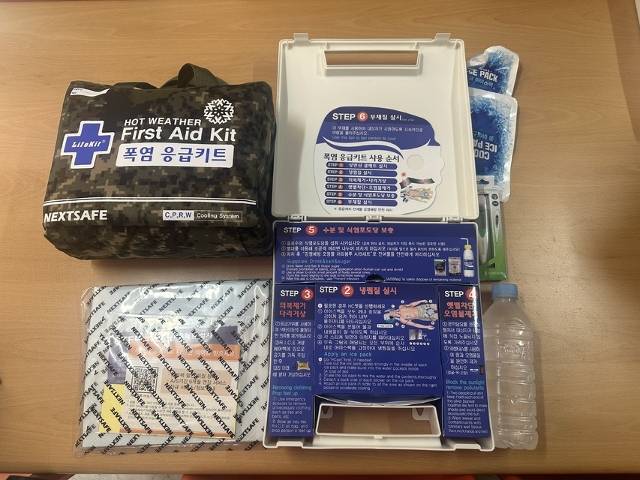 훈련장마다 비치된 폭염응급키트의 내용물. 50사단 제공