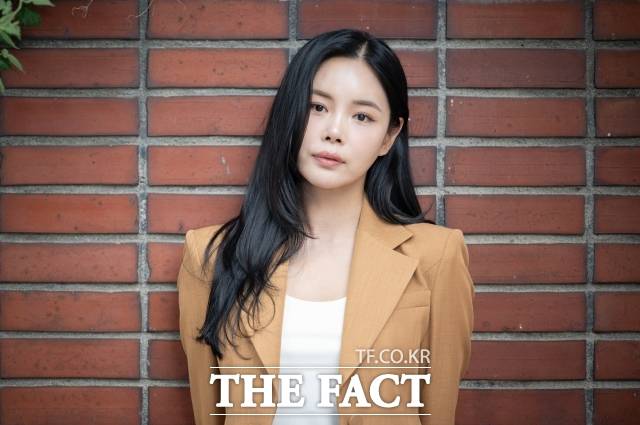 조정민은 트로트가수들 중 드물게 시창청음(視唱聽音:악기의 도움 없이 악보를 보고 정확히 노래할 수 있는 능력과 음을 듣고 악보에 적을 수 있는 능력)이 완벽하게 가능한 싱어송라이터다. /박헌우 기자