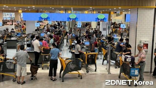 경기도 용인시 스타필드 마켓 죽전점을 찾은 소비자들의 모습. (사진은 기사의 내용과 관련없음)