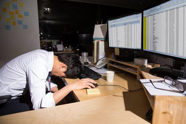 업무 고충으로 힘들어하는 직장인의 모습. 게티이미지뱅크