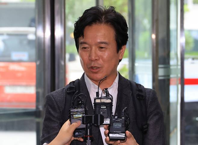 김영훈 고용노동부 장관 후보자가 지난달 24일 인사청문회 준비 사무실이 위치한 서울 중구 서울지방고용노동청에서 취재진과 만난 모습. 연합뉴스