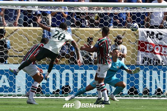 첼시 주앙 페드루가 9일(한국시간) 미국 뉴저지주 이스트 러더퍼드의 메트라이프 스타디움에서 열린 2025 국제축구연맹(FIFA) 클럽 월드컵 준결승 플루미넨시전에서 두 번째 골을 터뜨리는 순간. /AFPBBNews=뉴스1