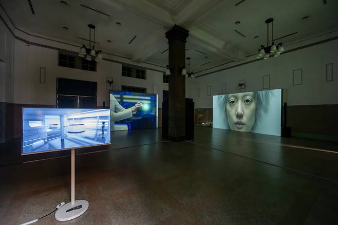 문경원 전준호, 축지법과 비행술, 2015, 4채널 영상, 컬러, 사운드, 국립현대미술관 소장