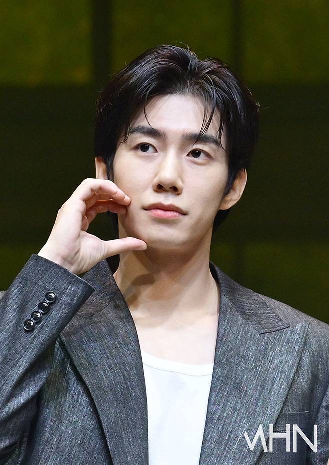 배우 손우현