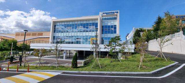 ▲ 동해 꿈빛마루도서관 전경