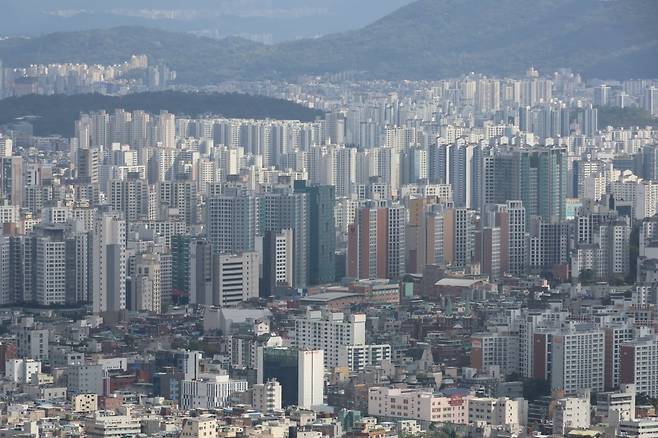 남산에서 바라본 시내 아파트 단지. 2024.10.23 사진=연합뉴스