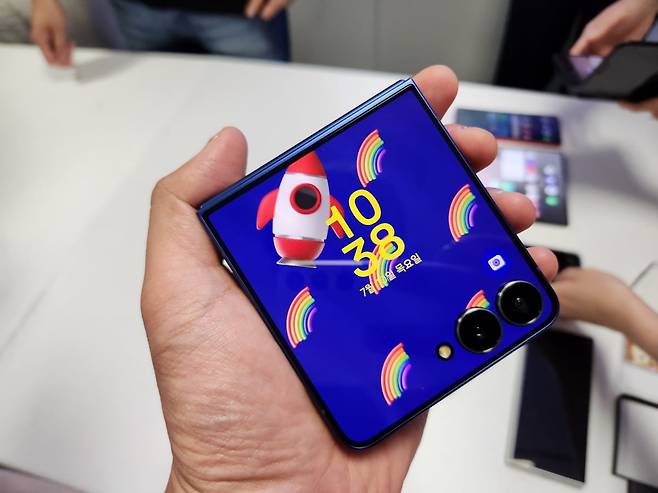 갤럭시Z플립7. 사진=김대영 기자