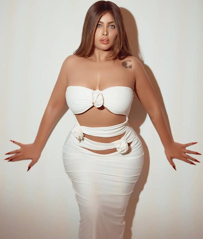 220만 팔로워를 보유한 유명 벨리댄서 린다 마르티노가 이집트 당국에 체포됐다./사진=린다 마르티노 인스타그램