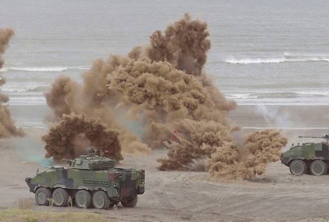 대만군이 중국의 무력 침공에 대비한 연례 최대 규모 실전 훈련인 ‘한광(漢光) 훈련’을 9일 시작했다. 사진은 2023년 한광훈련이 진행 중인 모습. AP 뉴시스