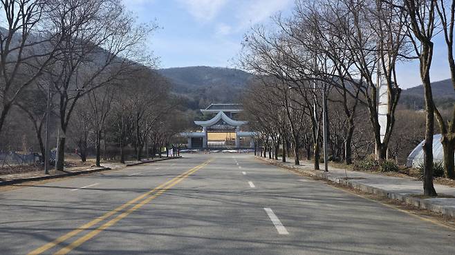 31년 만에 문을 닫은 금강수목원의 주요 산림 자원이 사장될 위기에 내몰리고 있다. 사진=이희택 기자.