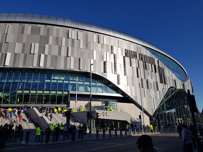 토트넘 훗스퍼 스타디움 외부 (사진=풋볼앤트래블)