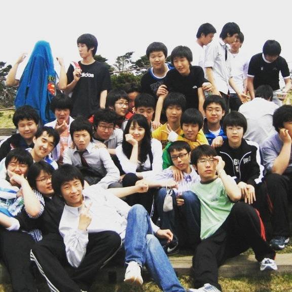 윤혜정 교사와 제자들. 윤혜정 교사 제공.