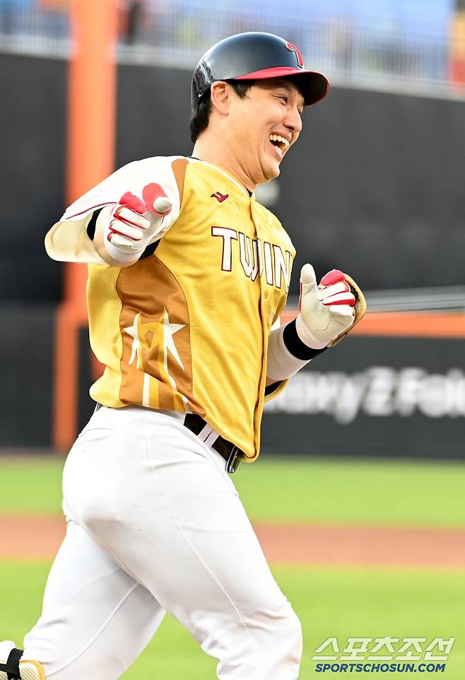 12일 대전 한화생명볼파크에서 열린 2025 KBO 올스타전, 1회말 박동원이 홈런을 치고 기뻐하고 있다. 대전=허상욱 기자wook@sportschosun.com/2025.07.12/