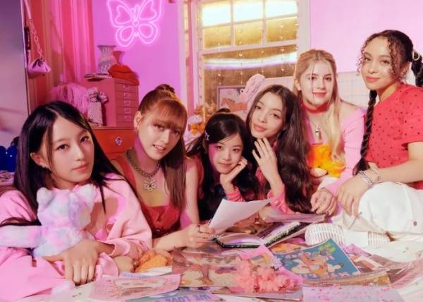 비춰 / 사진=JYP엔터테인먼트