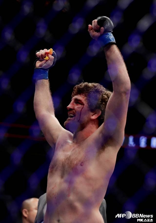 많은 동료가 아스크렌에게 힘을 더하고 있다. 과거 복싱 경기를 치렀던 제이크 폴은 감동적인 호소와 함께 거액의 기부를 약속, 아스크렌의 양쪽 폐 이식을 도왔다. 데이나 화이트 UFC 대표는 “믿기 힘든 전사”라고 전했다. 사진=AFPBBNews=News1